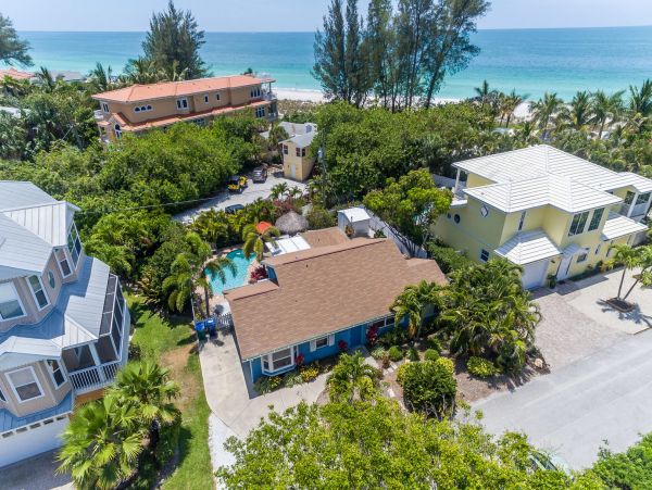 3 houses to beach