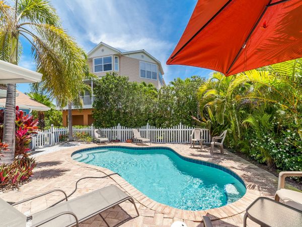3 houses to beach