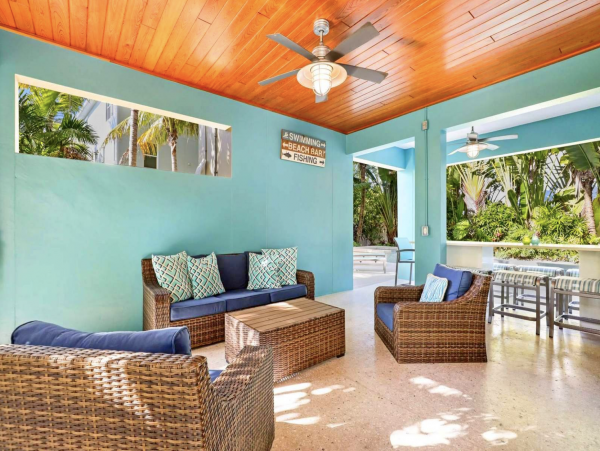 Stunning Luxurious Pool Home For Anna Maria Island North End Vacation Retreat