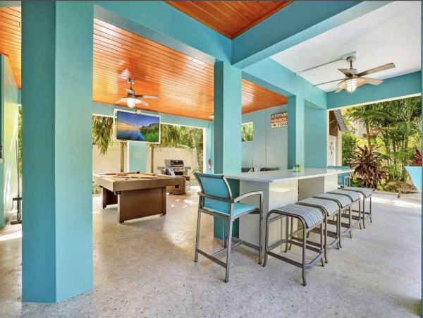 Stunning Luxurious Pool Home For Anna Maria Island North End Vacation Retreat