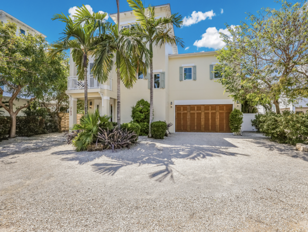 Stunning Luxurious Pool Home For Anna Maria Island North End Vacation Retreat