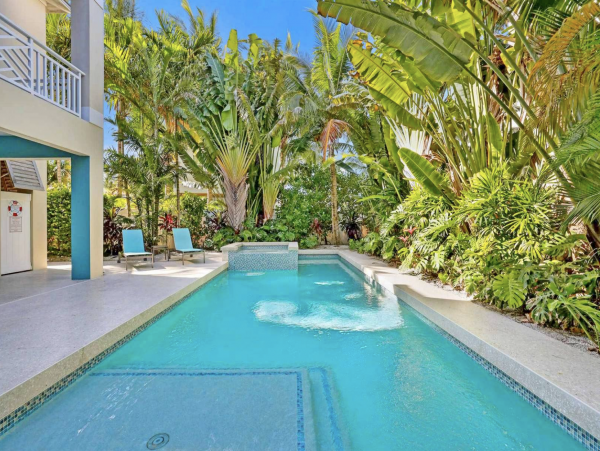 Stunning Luxurious Pool Home For Anna Maria Island North End Vacation Retreat