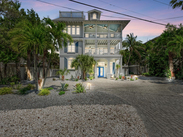 Anna Maria Vacation Home Almost on the Beach!