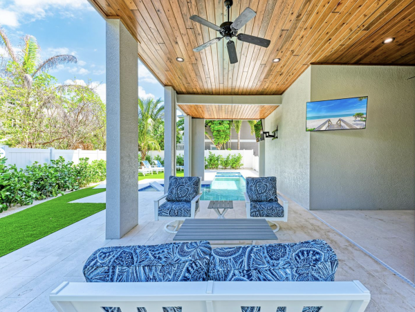 Anna Maria Vacation Home Almost on the Beach!