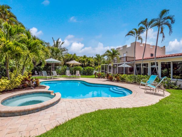 Anna Maria Vacation Rental Just Over Block to the Beach