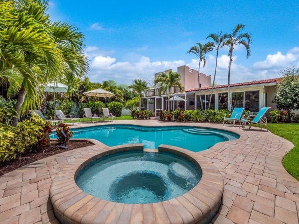 Anna Maria Vacation Rental Just Over Block to the Beach