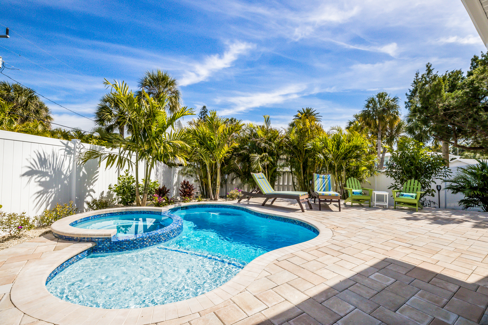 Holmes Beach Vacation Duplex Two Bedroom Walk to Beach