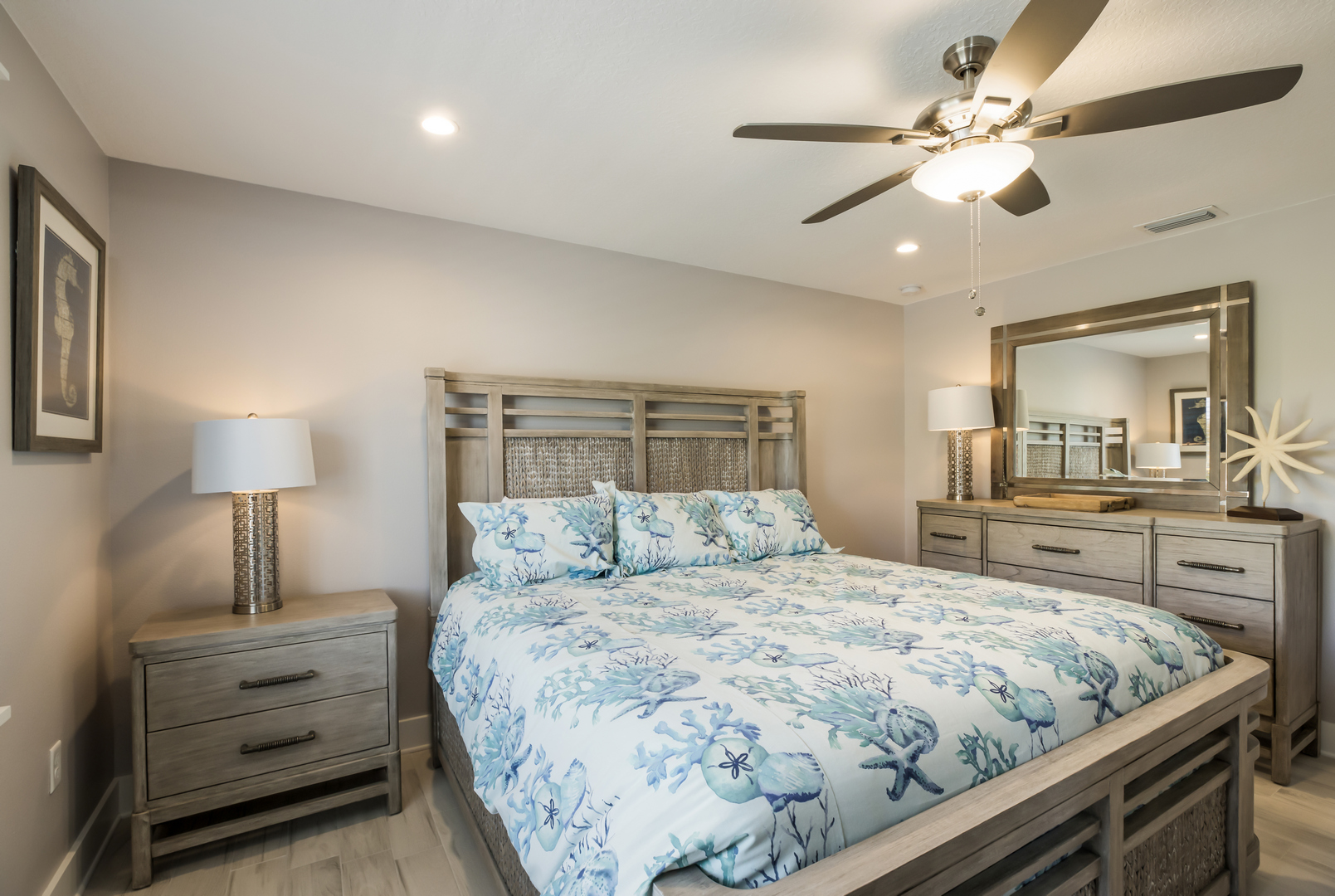 Holmes Beach Vacation Duplex Two Bedroom Walk to Beach