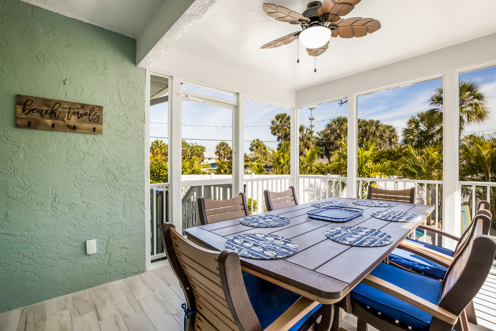 Holmes Beach Vacation Duplex Two Bedroom Walk to Beach