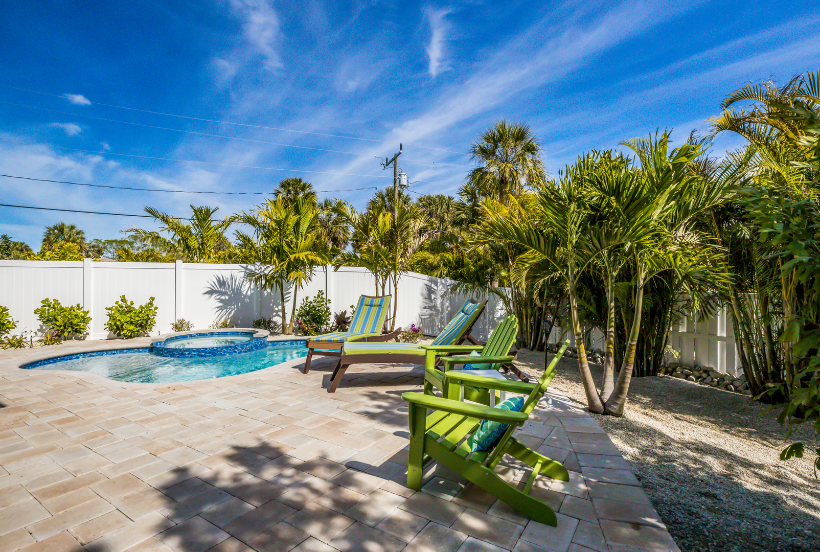 Holmes Beach Vacation Duplex Two Bedroom Walk to Beach