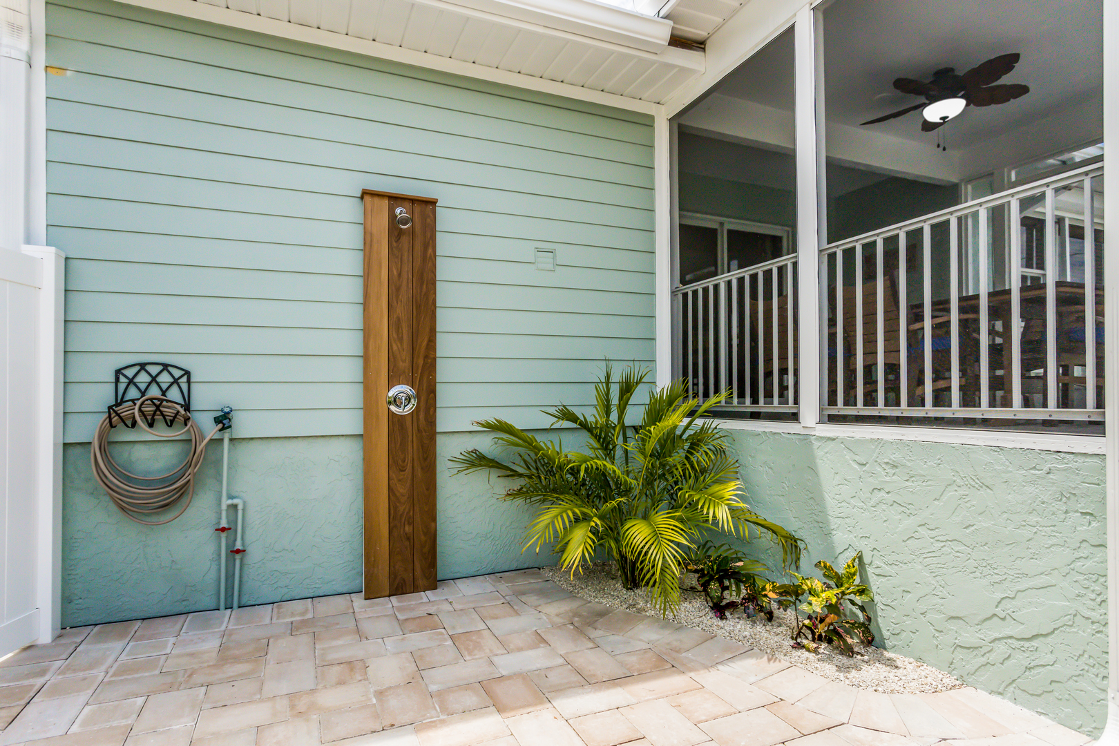 Holmes Beach Vacation Duplex Two Bedroom Walk to Beach