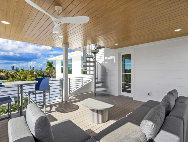 Anna Maria Island Vacation Rental - Holmes Beach Luxury Home