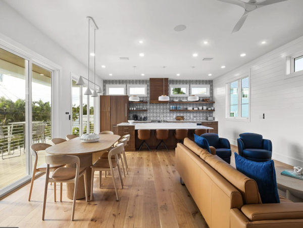 Anna Maria Island Vacation Rental - Holmes Beach Luxury Home