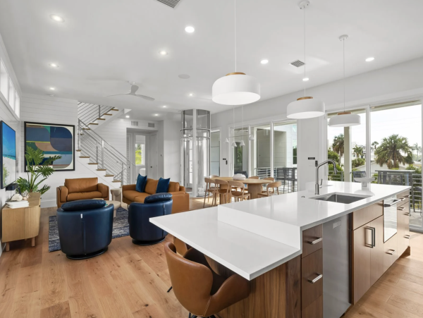 Anna Maria Island Vacation Rental - Holmes Beach Luxury Home