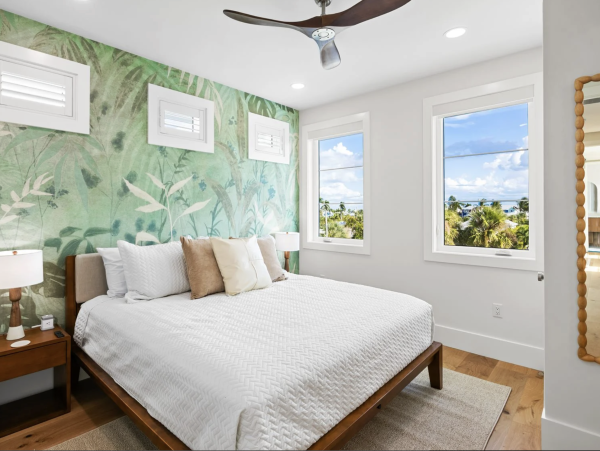 Anna Maria Island Vacation Rental - Holmes Beach Luxury Home