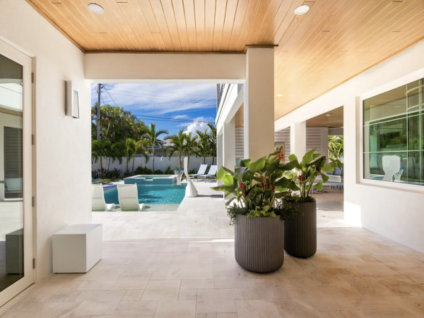 Anna Maria Island Vacation Rental - Holmes Beach Luxury Home