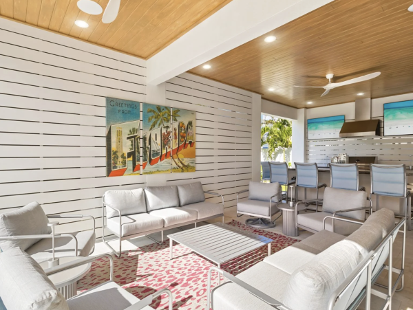 Anna Maria Island Vacation Rental - Holmes Beach Luxury Home