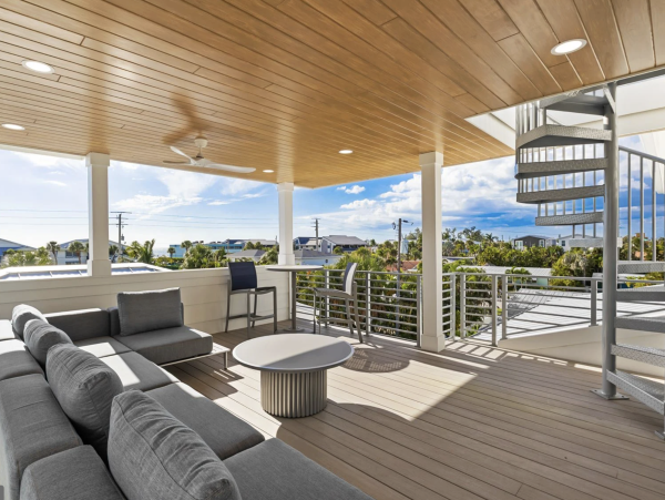 Anna Maria Island Vacation Rental - Holmes Beach Luxury Home