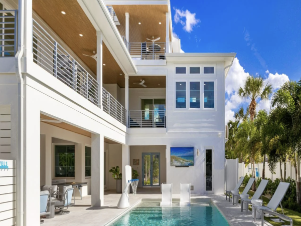 Anna Maria Island Vacation Rental - Holmes Beach Luxury Home