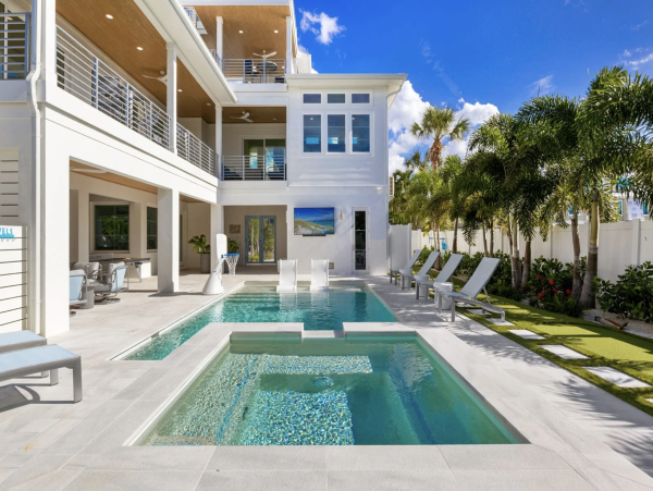 Anna Maria Island Vacation Rental - Holmes Beach Luxury Home