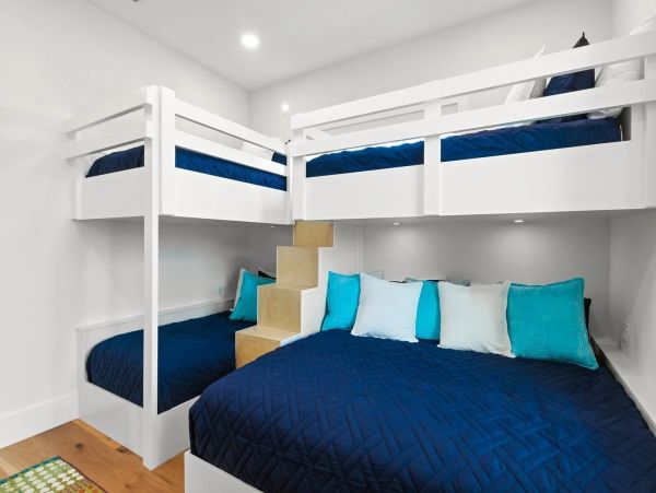 Anna Maria Island Vacation Rental - Holmes Beach Luxury Home