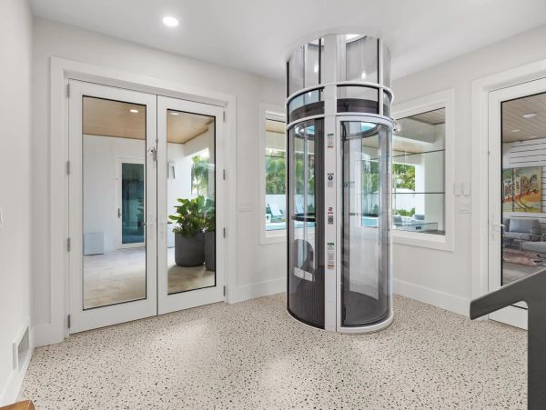 Anna Maria Island Vacation Rental - Holmes Beach Luxury Home