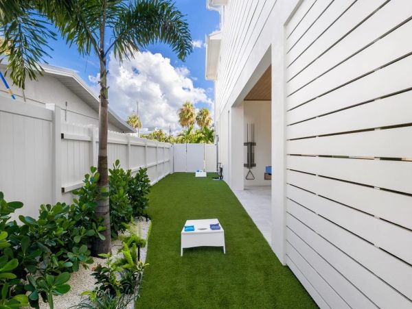 Anna Maria Island Vacation Rental - Holmes Beach Luxury Home