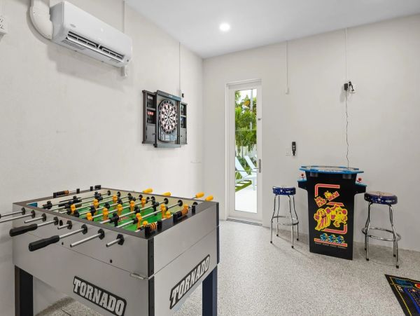 Anna Maria Island Vacation Rental - Holmes Beach Luxury Home