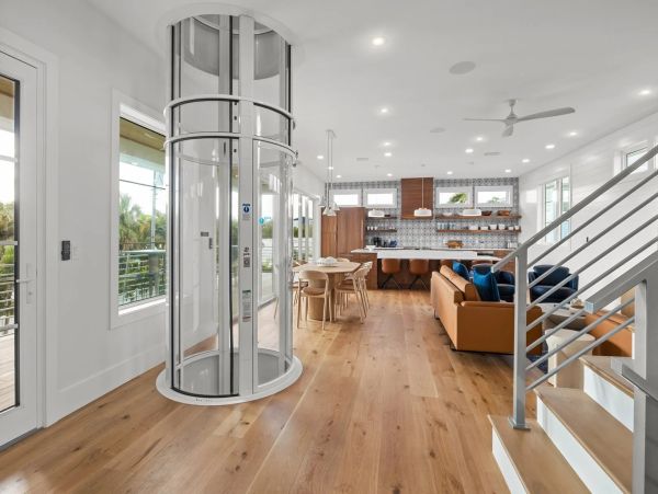 Anna Maria Island Vacation Rental - Holmes Beach Luxury Home