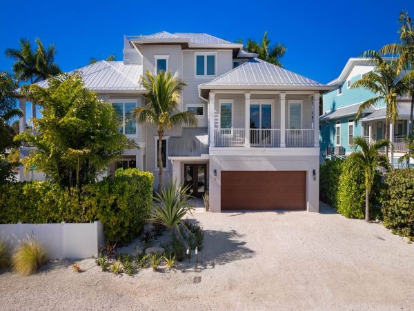 Anna Maria Luxury 4 Bedrooms, 5 Minute Walk to Beach