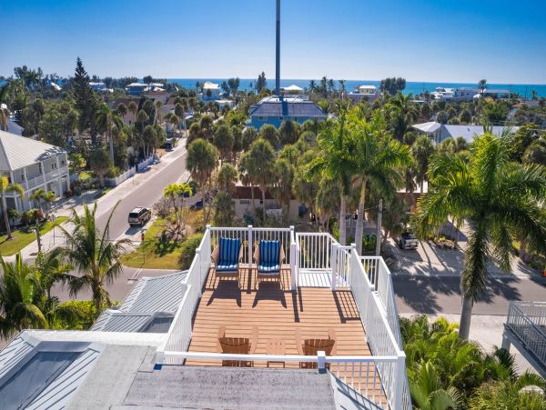 Anna Maria Luxury 4 Bedrooms, 5 Minute Walk to Beach