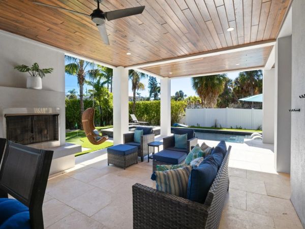 Anna Maria Luxury 4 Bedrooms, 5 Minute Walk to Beach