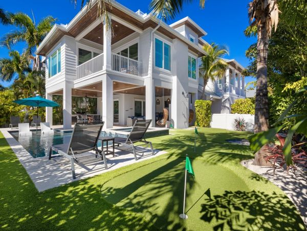 Anna Maria Luxury 4 Bedrooms, 5 Minute Walk to Beach