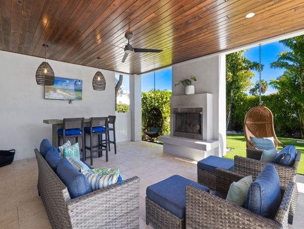 Anna Maria Luxury 4 Bedrooms, 5 Minute Walk to Beach
