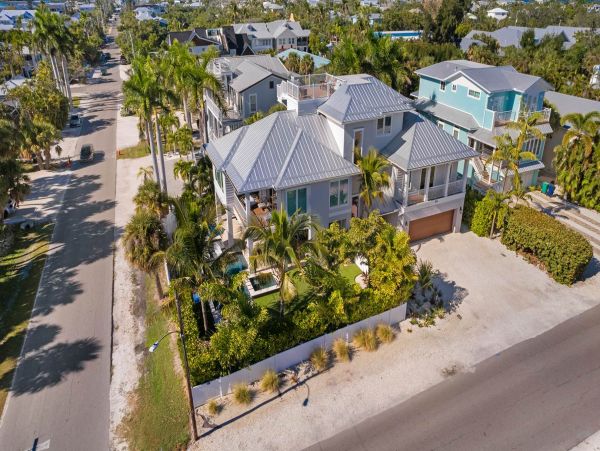 Anna Maria Luxury 4 Bedrooms, 5 Minute Walk to Beach