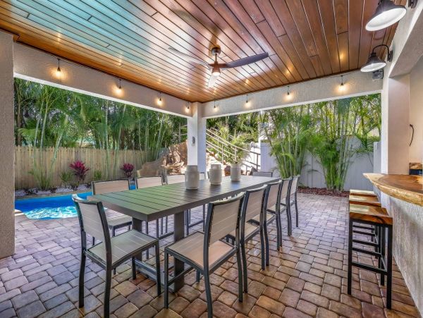 Six Bedroom Luxury Holmes Beach Villa