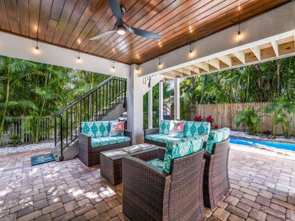 Six Bedroom Luxury Holmes Beach Villa