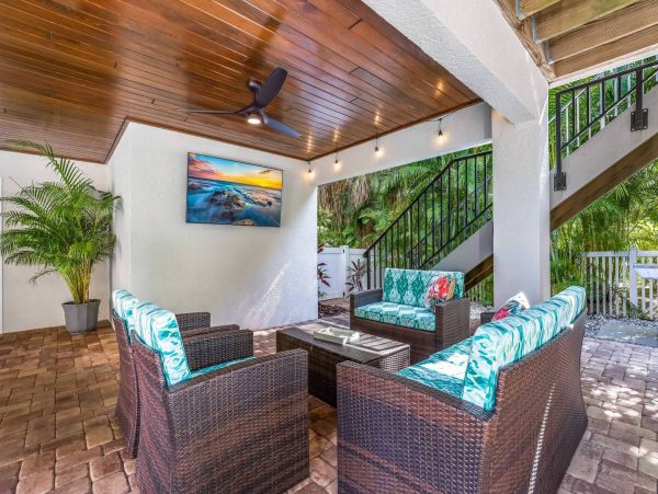 Six Bedroom Luxury Holmes Beach Villa