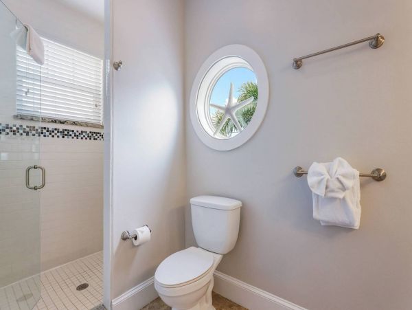 Six Bedroom Luxury Holmes Beach Villa