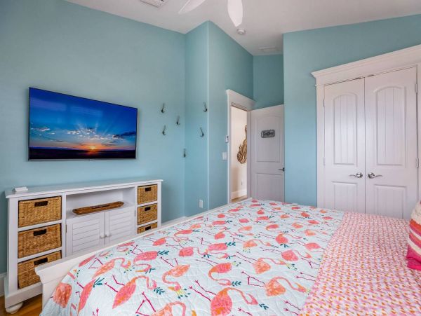 Six Bedroom Luxury Holmes Beach Villa