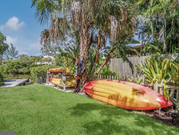 Walk to Beach Anna Maria Vacation Duplex