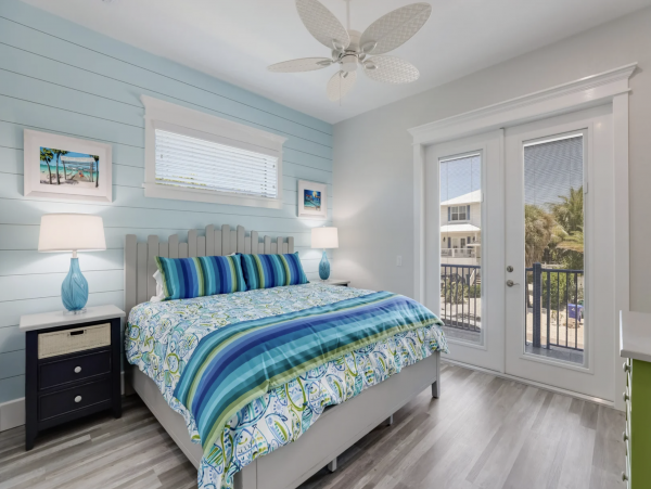 Anna Maria Four Bedroom Home with Pool & Spa 1.5 Blocks to Beach