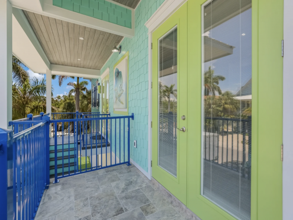 Anna Maria Four Bedroom Home with Pool & Spa 1.5 Blocks to Beach