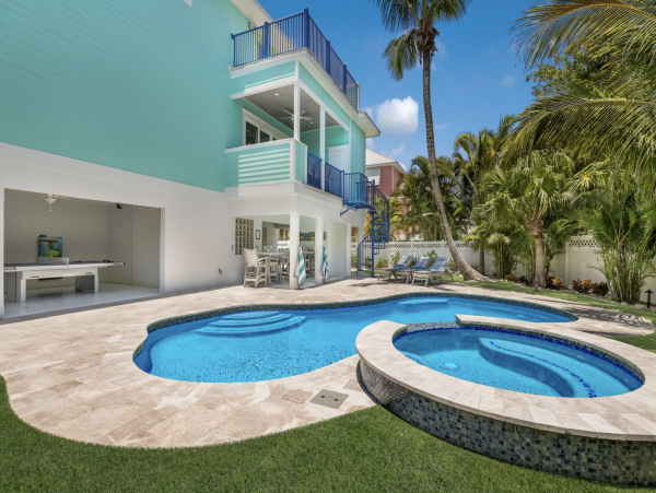 Anna Maria Four Bedroom Home with Pool & Spa 1.5 Blocks to Beach