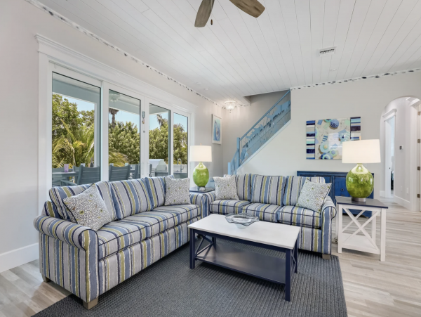 Anna Maria Four Bedroom Home with Pool & Spa 1.5 Blocks to Beach