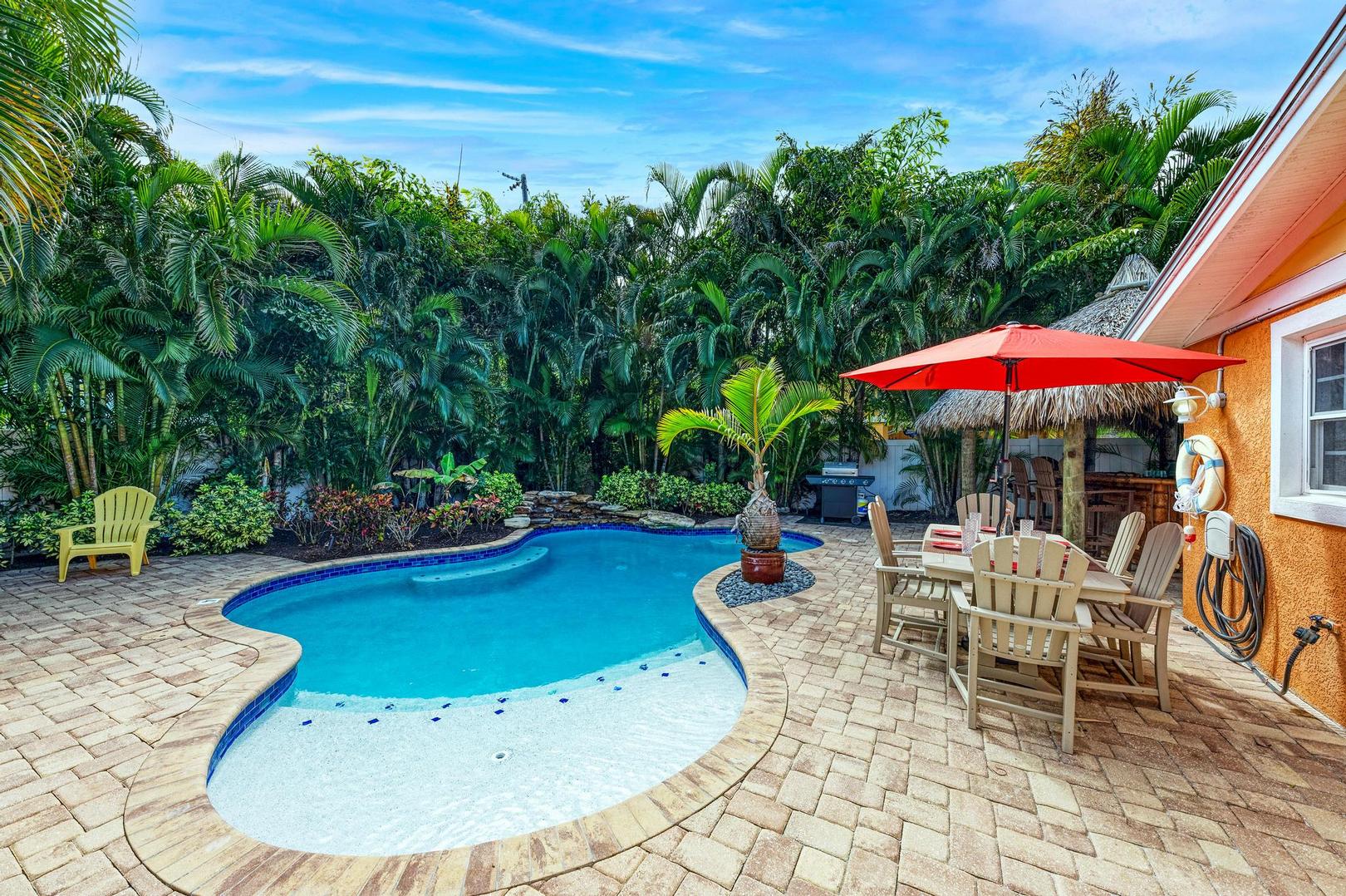 Three Bedroom Adorable Vacation Home In Holmes Beach