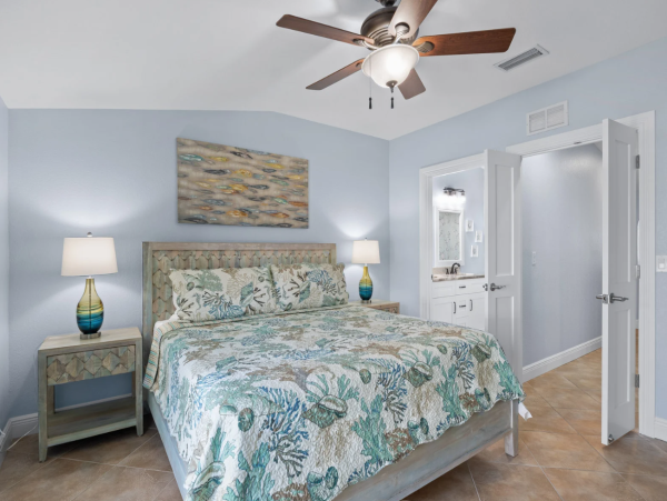Three Bedroom Adorable Vacation Home In Anna Maria Island Private Pool