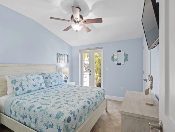 Three Bedroom Adorable Vacation Home In Anna Maria Island Private Pool