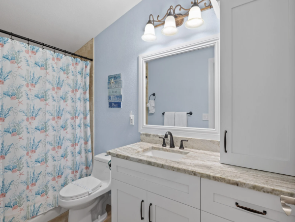 Three Bedroom Adorable Vacation Home In Anna Maria Island Private Pool
