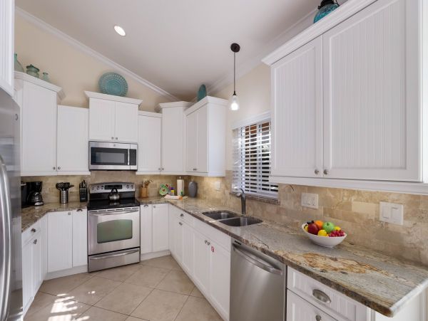 Beautiful 4 Bedroom Home with Pool & Short Walk to Beach